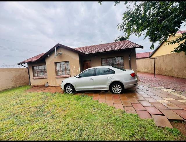 3 BEDROOM HOUSE FOR SALE IN RABIE RIDGE